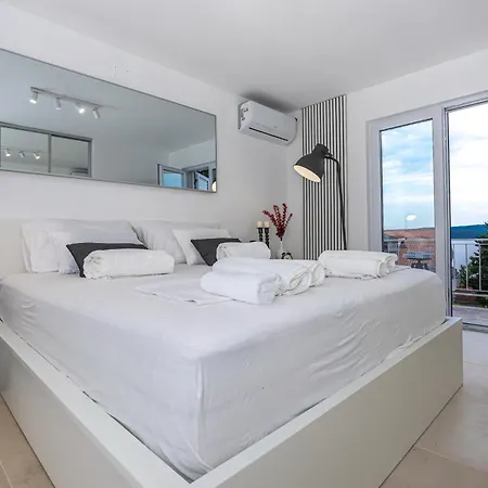 Korina - 2 Appartments, 1 With Jacuzzy *