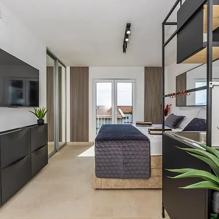 Korina - 2 Appartments, 1 With Jacuzzy * Dramalj