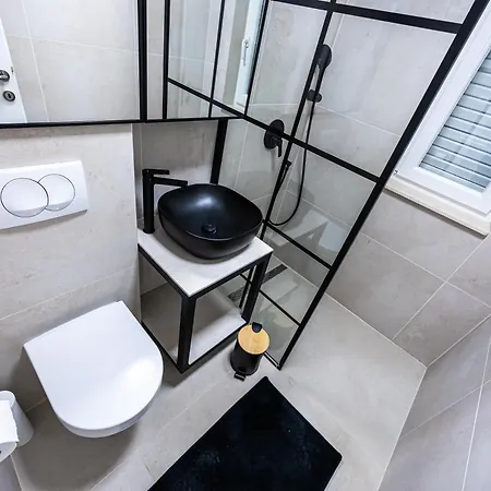 Apartman Korina - 2 Appartments, 1 With Jacuzzy